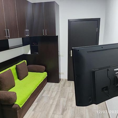 Christie'S 2 Central Apartment Bucharest Exterior photo